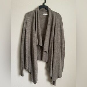 Waterfall Cardigan Sweater Abercrombie, and Fitch size M/L